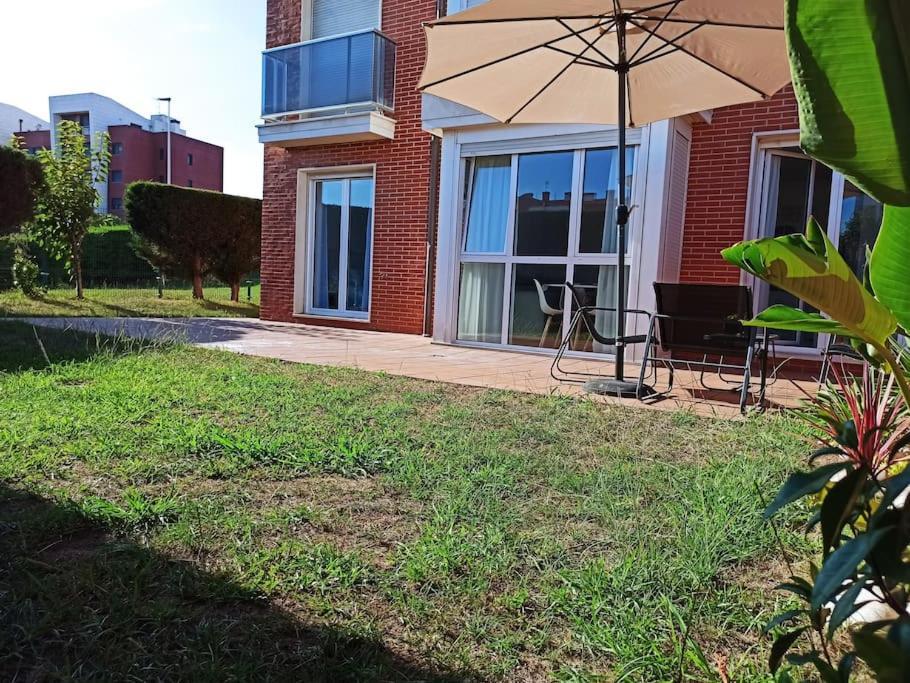 Bajo Con Jardin Privado Lejlighed Santander Eksteriør billede
